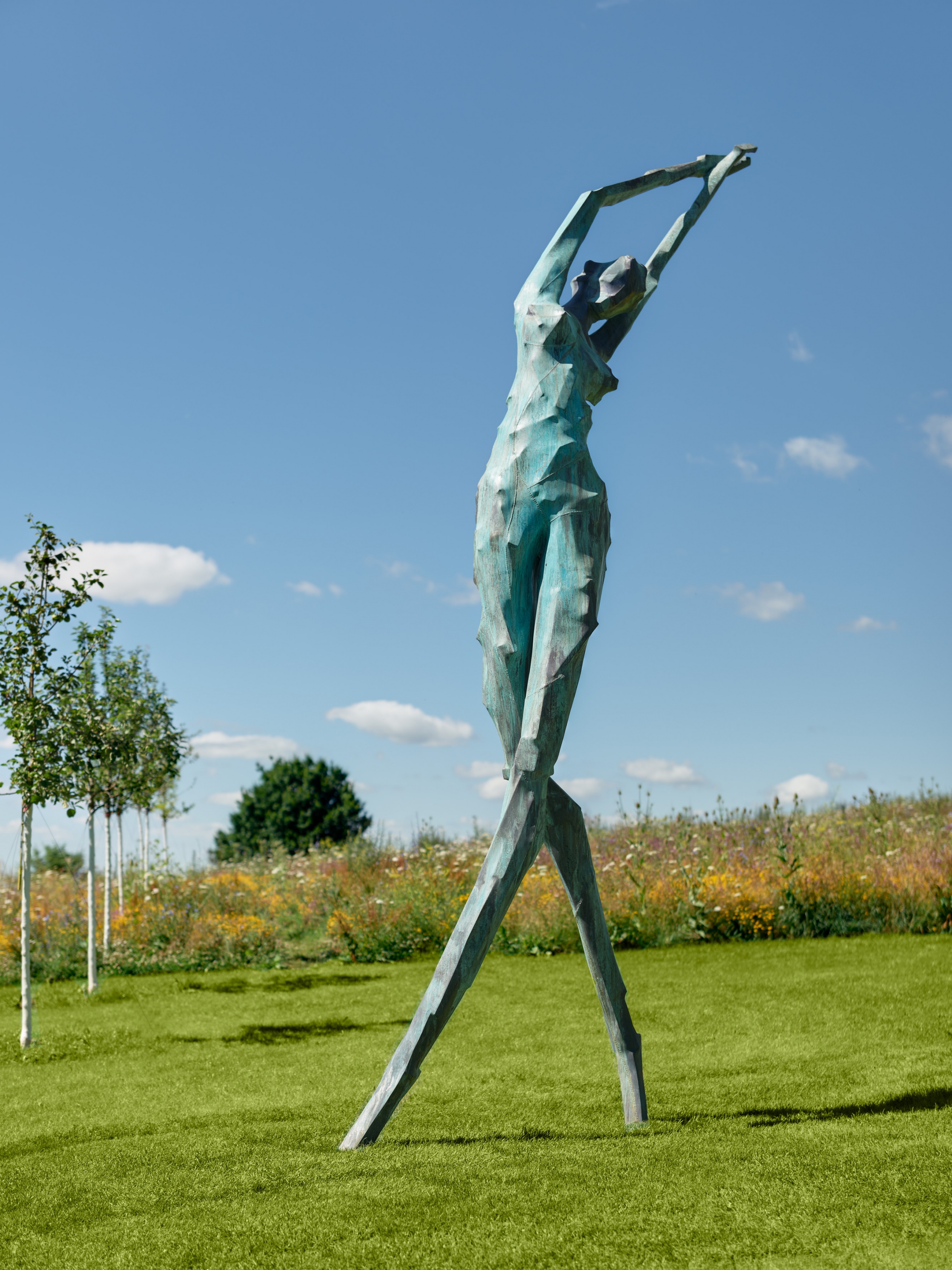 Georg Herold, Untitled, 2022, bronze, patina, height: 550 cm.; 216 1/2 in.